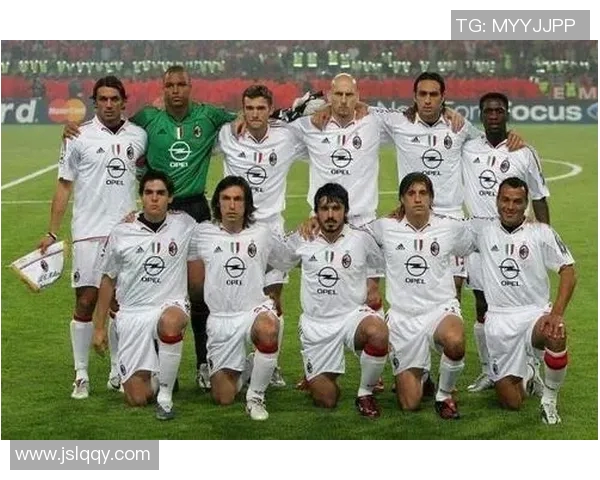 深入解析足球明星的职业生涯与个人魅力的全方位了解