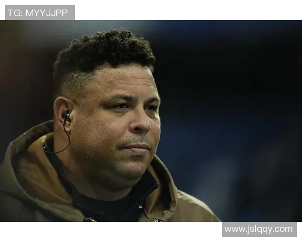 足球明星与外星人展开宇宙级别的足球对决谁将赢得这场星际盛宴